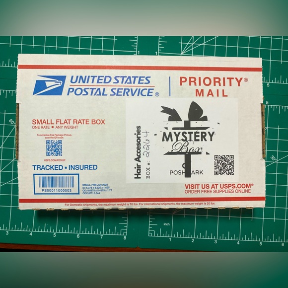 Hair accessory bundle, 21 counted items. BOX 2264 - Picture 6 of 6